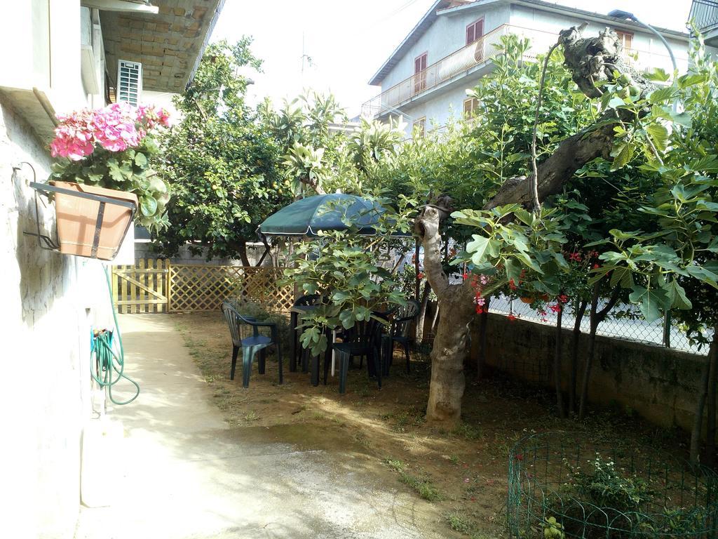 B&B A Casa Di Nonna Fondi Kültér fotó